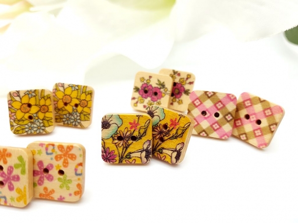 Blumen Knopf Ohrstecker quadratisch